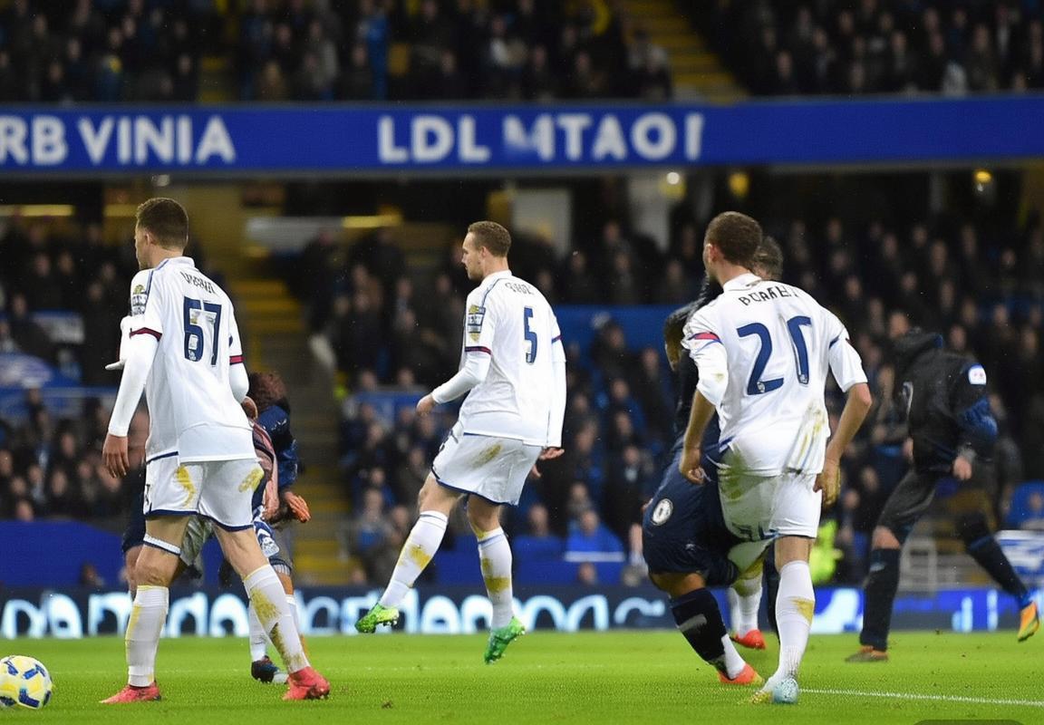 利兹联主场迎战切尔西：交锋历史占优，客队能否遏制主场攻势共筑进球大战？